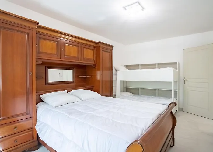 Laouchet By Interhome 蓬唐莱福日